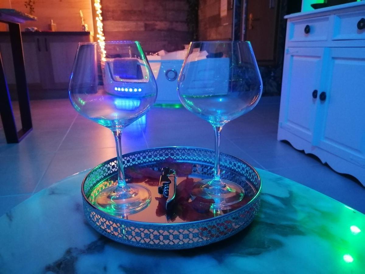 Romantisme Et Glamour 2 Avec Spa , Clim Et Jardin Dijon Exteriör bild