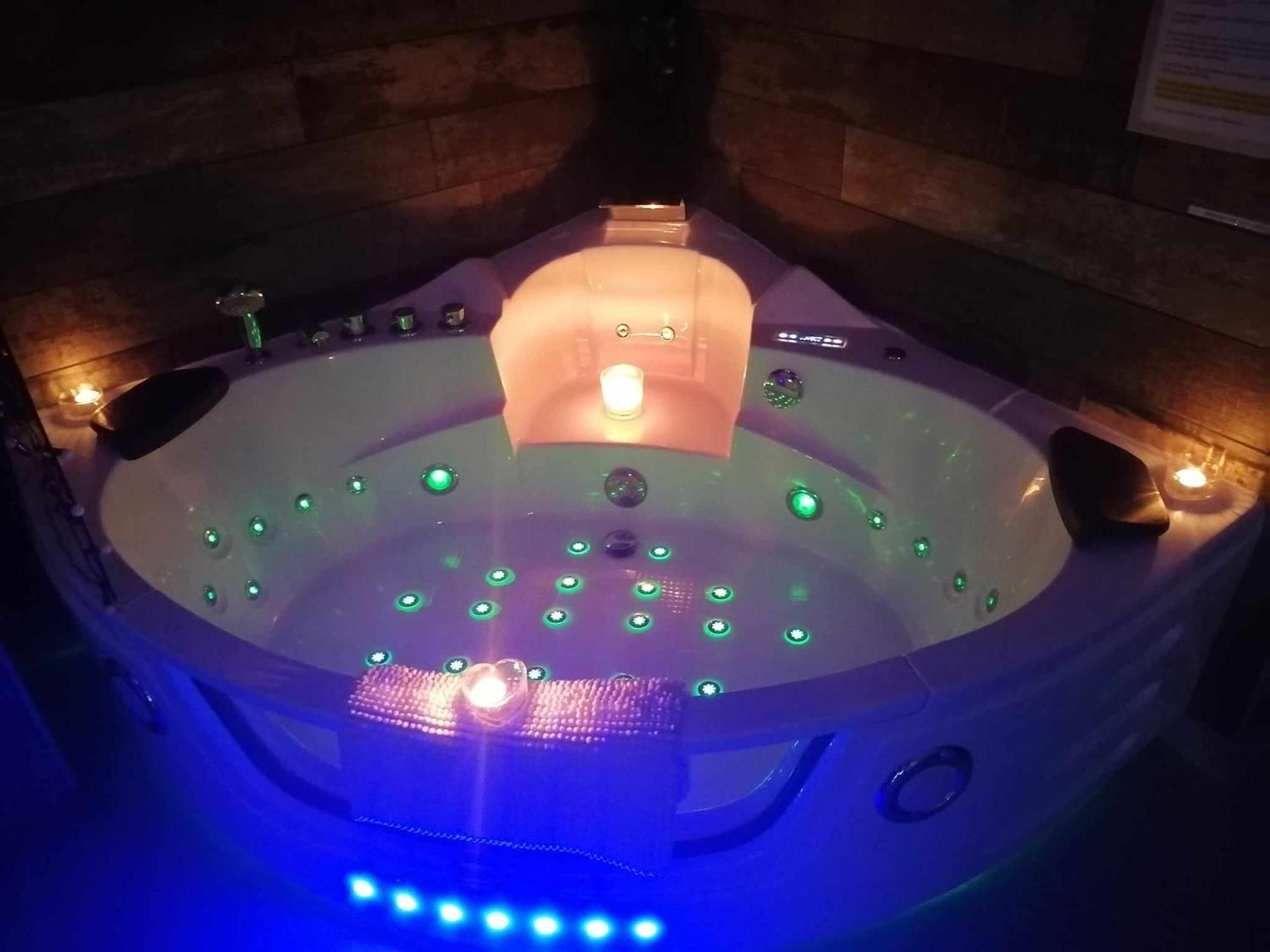 Romantisme Et Glamour 2 Avec Spa , Clim Et Jardin Dijon Exteriör bild